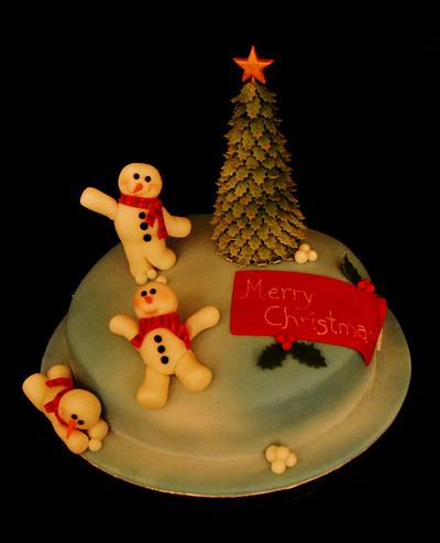 Snowmen at play - Cake by Klaras Cakes