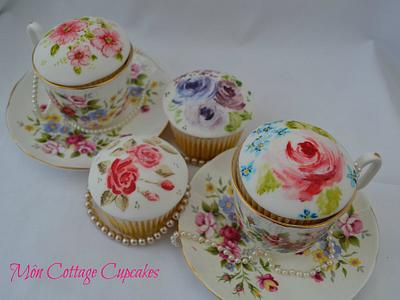 Hand painted cupcakes - Cake by Môn Cottage Cupcakes