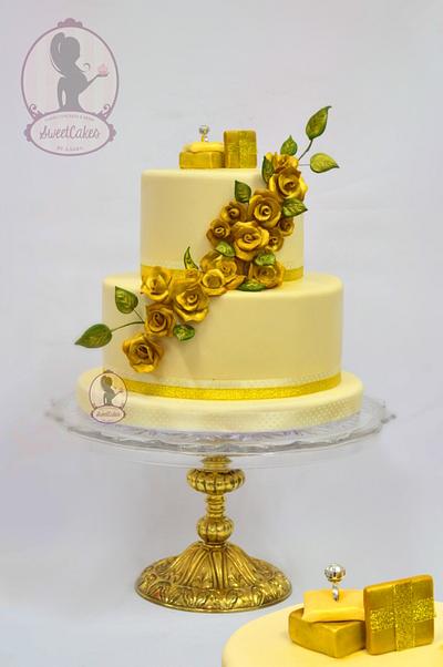 Gold flowers  - Cake by Sweetcakes