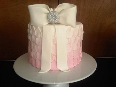 pink, white and silver!!! perfect match!! - Cake by Adriana Vigas