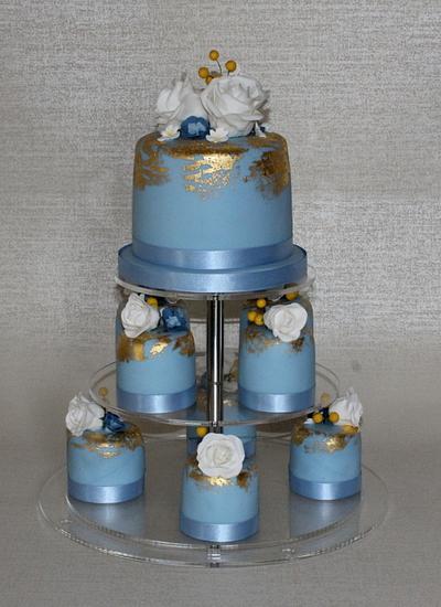 Gold leaf wedding cake - Cake by Erika Cakes