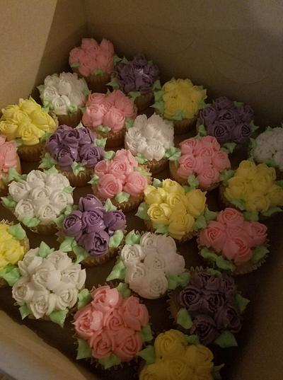 Floral Cupcakes - Cake by thecakeladyiuka