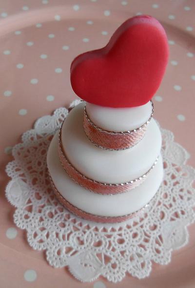 Little Wedding Cake - Cake by Paola Manera- Penny Sue
