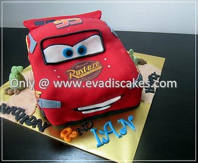 Lithning McQueen Car Cake - Cake by EvadisCakes