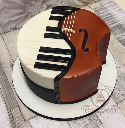Piano & Cello cake  - Cake by Mirtha's P-arty Cakes