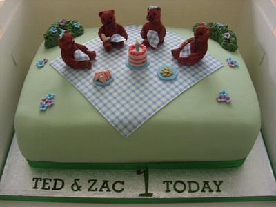 Teddy bears picnic - Cake by Chloes Cake Creations