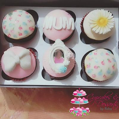 Vintage Cupcakes for Mom - Cake by Risha