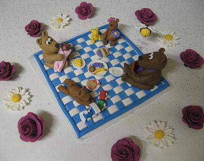 Teddy Bears' Picnic cake toppers - Cake by Jade