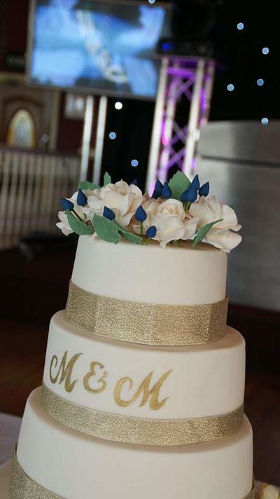 Gold & Ivory wedding cake - Cake by MyLittleCakery