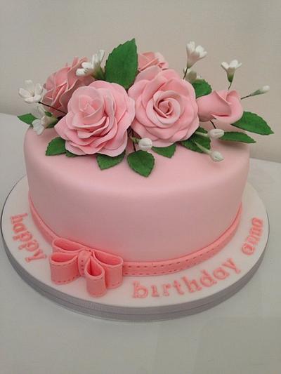 Birthday Roses - Cake by sweet-bakes.co.uk
