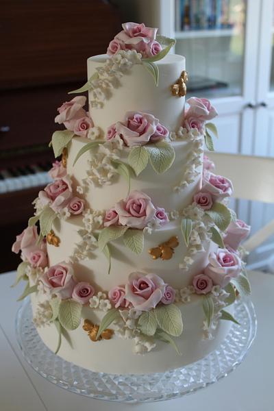 English Rose - Cake by The Skylark Bakery