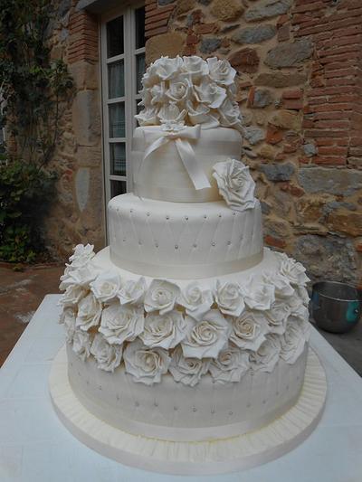 Roses Wedding Cake - Cake by Paola Manera- Penny Sue