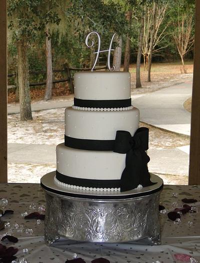 Black & White Wedding - Cake by Elisa Colon
