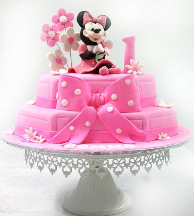 Minnie Mouse - Cake by JulieHill
