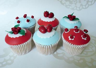 Pretty ditsy english cupcakes - Cake by Helen Ward