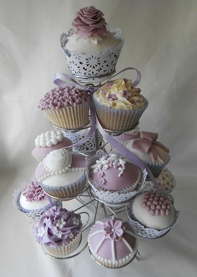 Parma Violet vintage cupcakes - Cake by Bezmerelda