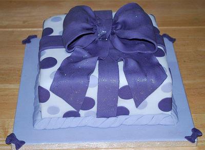Present - Cake by cakesbysilvia1