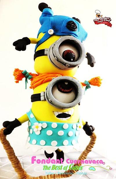 TOWER CAKE GRAVITY MINIONS - Cake by Moy Hernández 