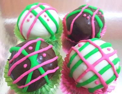 Striped Cake Bites - Cake by miettes
