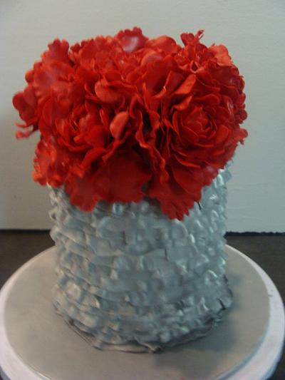 Red Peony and silver Mini cake - Cake by liesel