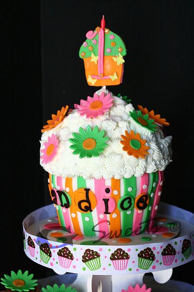 Giant Cupcake Cake - Cake by G Sweets