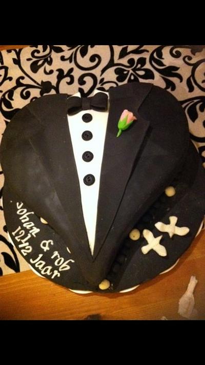 Tuxedo cake - Cake by Carrie68