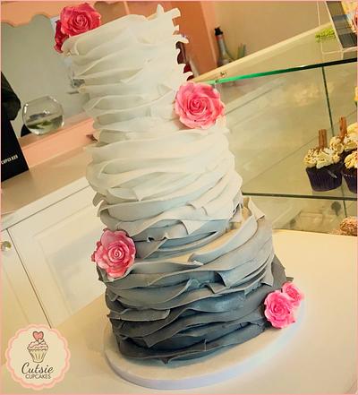 Rustic Ruffle Wedding Cake  - Cake by Cutsie Cupcakes