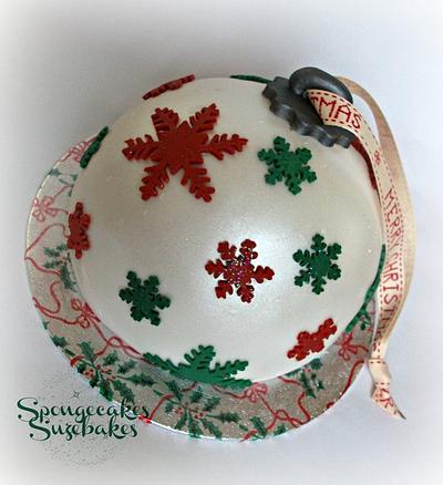 Red & Green Christmas Bauble Cake - Cake by Spongecakes Suzebakes