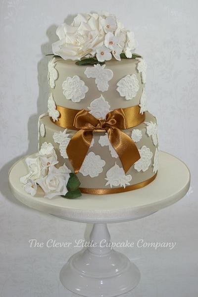 Golden Wedding Anniversary Cake - Cake by Amanda’s Little Cake Boutique