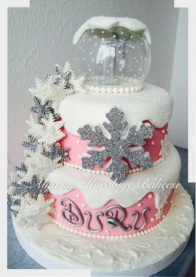 Snowflakes cake ❄️❄️ - Cake by Rezzan Arslan/ Alya'nin Kurabiye Bahcesi