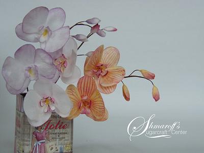 Wafer paper Moth Orchid - Cake by Petya Shmarova