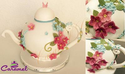 Vintage Tea Pot  - Cake by Caramel Doha