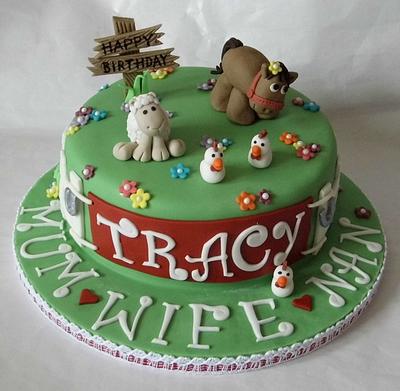 Animal themed birthday cake - Cake by Dawn