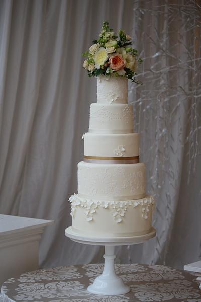 Classic wedding cake - Cake by Time for Sweetpea