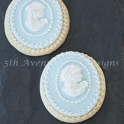 Royal Icing Pressure Piping Cameo Cookies - Cake by Bobbie