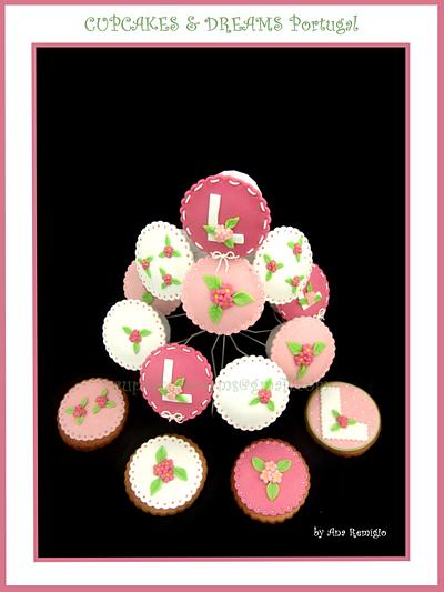 LOVELY PRINCESS CHRISTENING CUPCAKES & COOKIES - Cake by Ana Remígio - CUPCAKES & DREAMS Portugal
