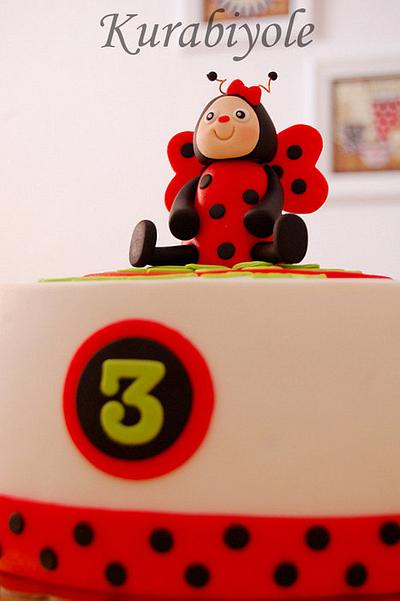 Little Ladybug.. - Cake by ESRA HACIOĞLU (Kurabiyole)