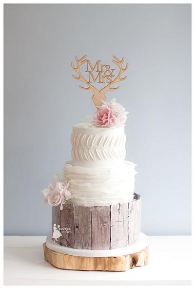 Aged wood wedding cake - Cake by Taartjes van An (Anneke)