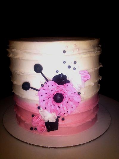 Two-toned  buttercream cake - Cake by Jacqulin