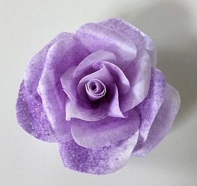 Purple wafer paper rose - Cake by Clara