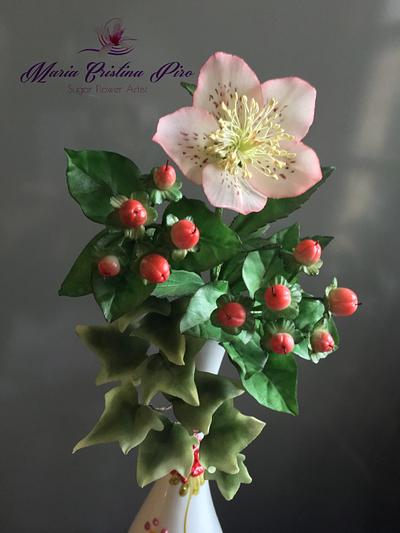 Hellebore, hypericum berries, ivy leaves - Cake by Piro Maria Cristina