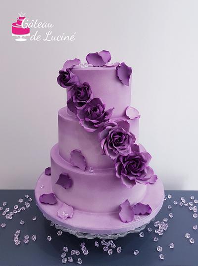 Purple/ lilac wedding cake  - Cake by Gâteau de Luciné