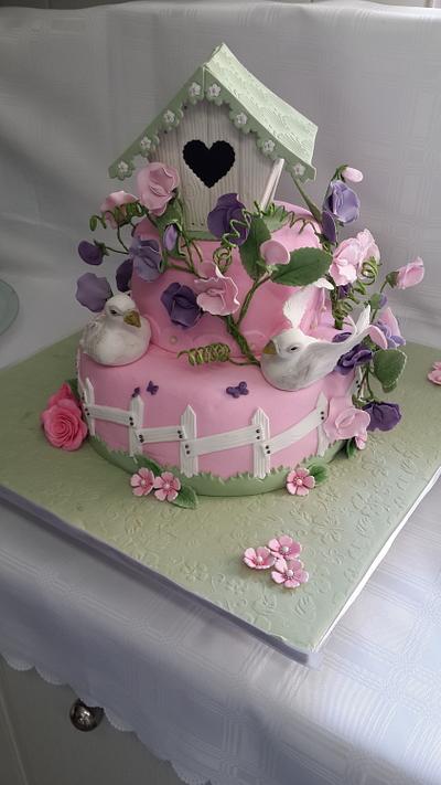 Birdhouse and sweet peas - Cake by Tascha's Cakes