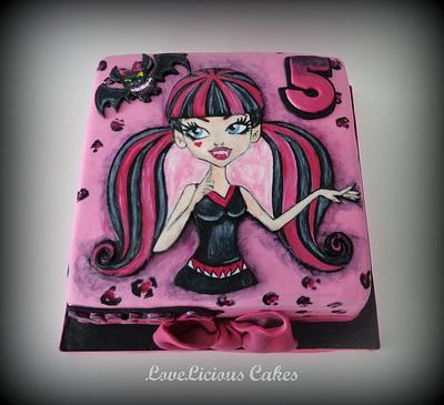 Draculaura - Cake by loveliciouscakes