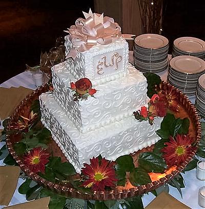 Square Wedding Cake with Gold Bow - Cake by BettyA