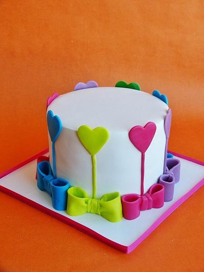 Bows and hearts - Cake by Margarida Abecassis
