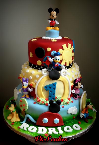Mickey & Co - Cake by V&S cakes