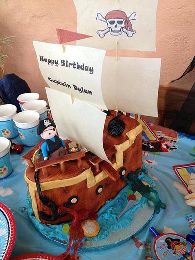 Pirate ship cake - Cake by susan joyce