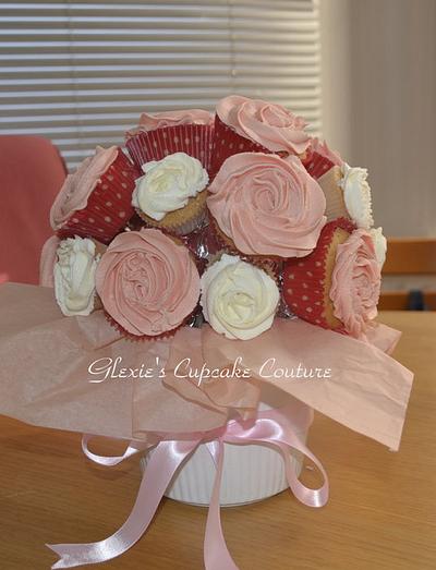 cupcake bouquet - Cake by glenda