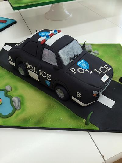 Police Car  - Cake by Assiléia Lucas. /  Sila's Cake 